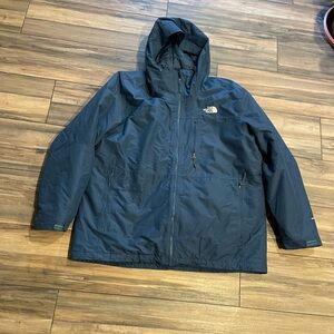 The North Face Men's Navy Raincoat